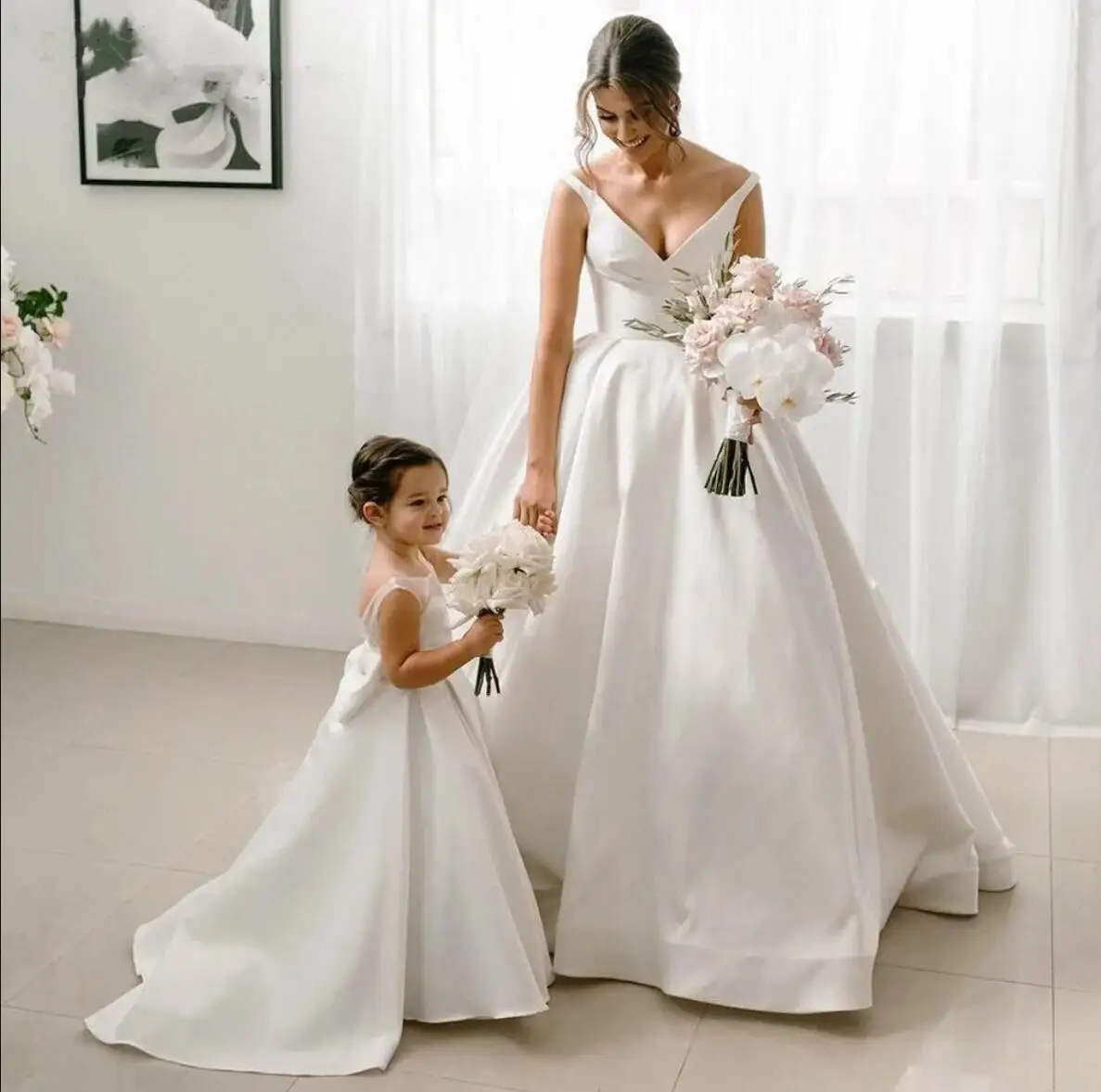 White Child Flower Girl Dresses for Weddings Satin A-line Tulle Bow Long Bridesmaid Pageant Robe First Communion Gown