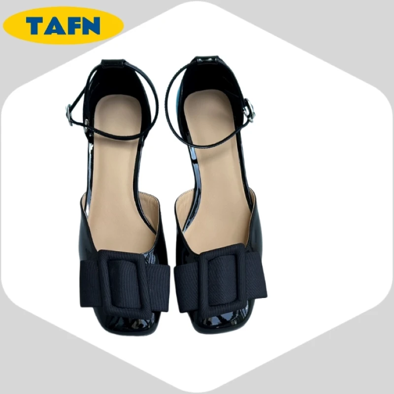 sandales-a-talons-epais-assorties-avec-tout-escarpins-a-bout-ferme-simples-tendance-texture-avancee-niche-ad1819