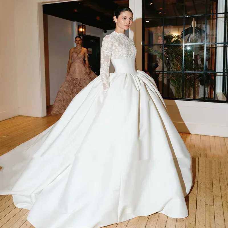 Customized Luxury Long Sleeves Muslim Pearl Embroidery Wedding Dresses High Neck Ball Gown Satin Bride Gown Vestido De Novia