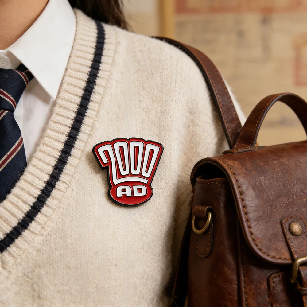 Klassisches 2000-AD-Logo Hartemaille-Pin Vintage Britisches Comic-Abzeichen Retro Sci-Fi Manga Broschen Sammlerstücke Geschenk-Accessoires für Fans – Detail 4
