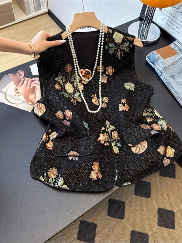 

New Chinese Sle Embroidered Suiting Vest Retro National Trend oulder Pad 2025 Autumn New Sle Svel round Ne Top