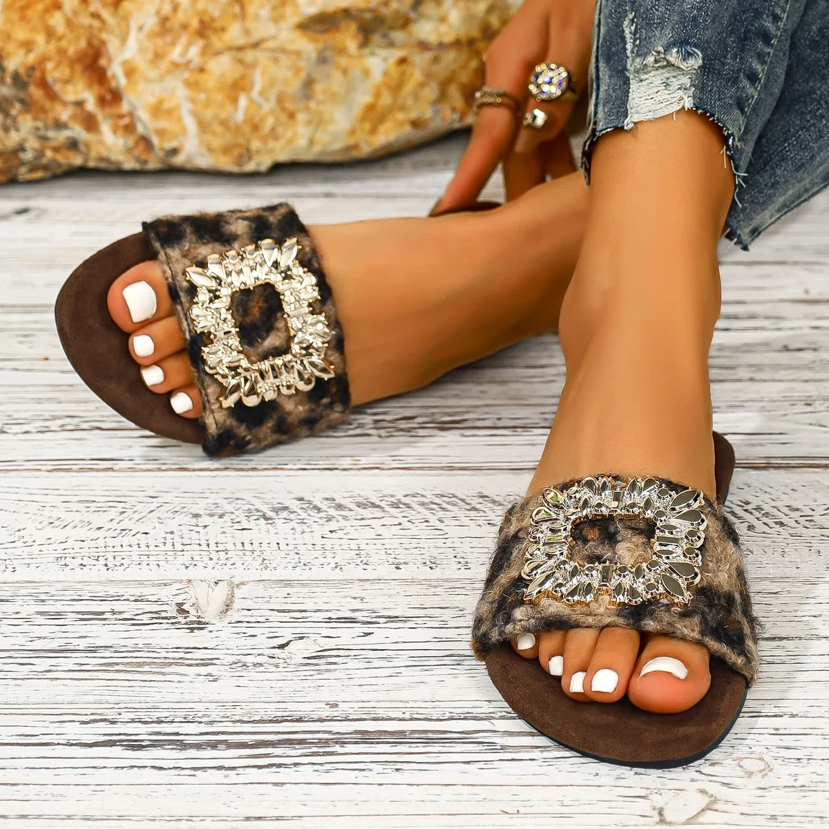 النعال النسائية الجلد المدبوغ مشبك معدني مزين الصنادل المسطحة الخريف جديد شباشب لخارج المنزل أحذية نسائية عصرية ومريحة #6