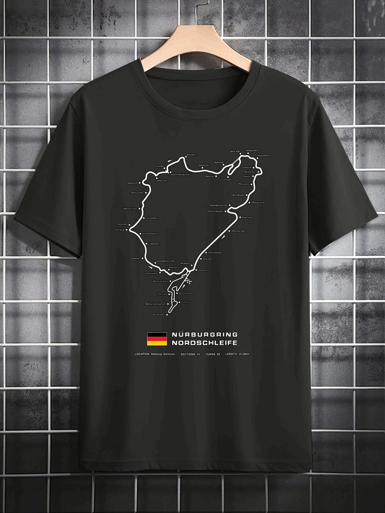 

Men's Casual Round Neck T-Shirt with Nurseburgring Map Graphic - Polyester, Machine Washable, Summer Tee for Men, Ideal Gift