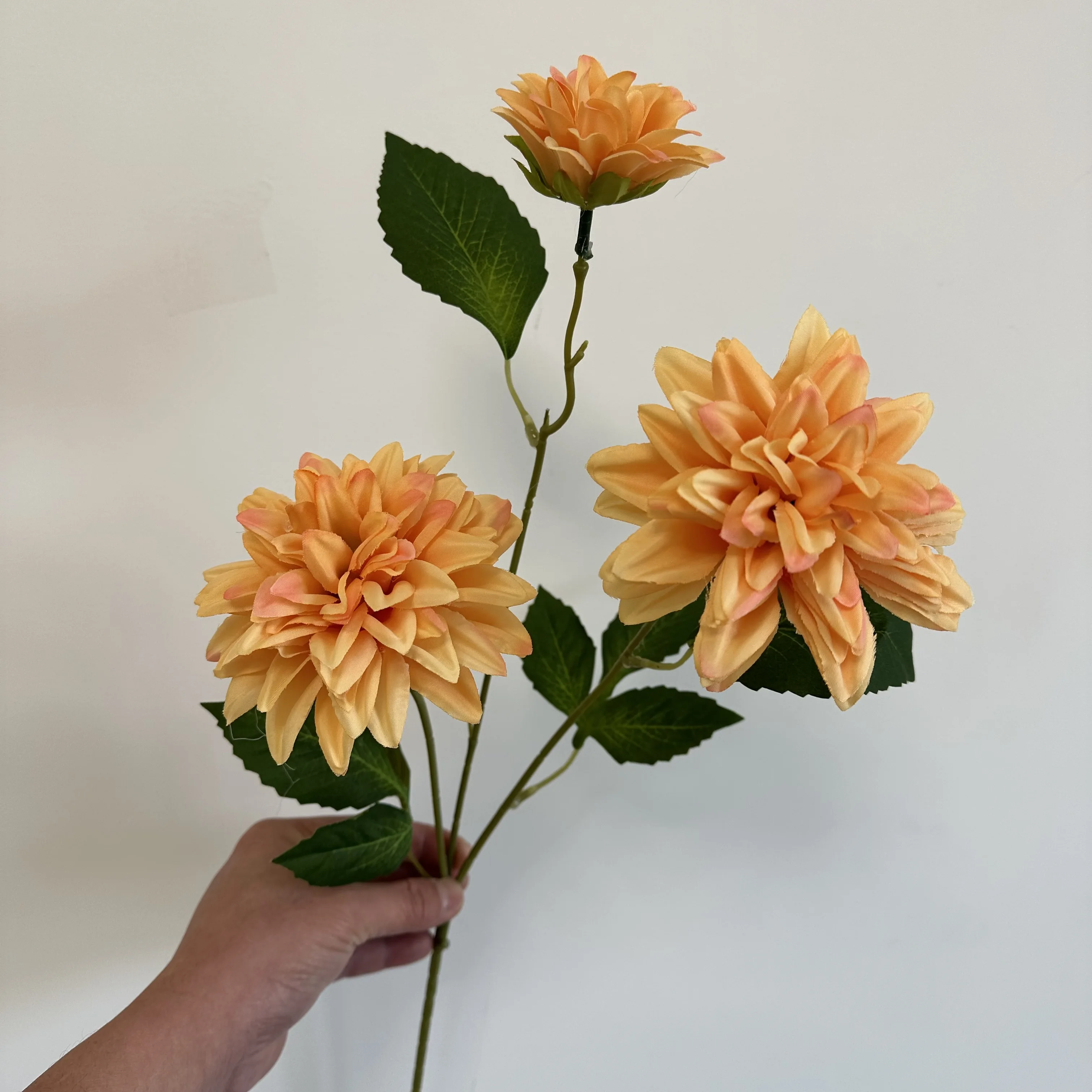 Realistische Seiden-Dadlias für Hochzeit, Party, Weihnachtskranz, Geburtstag, DIY, Zuhause, Büro, Vase, Dekoration, künstliche Blume – Detail 7