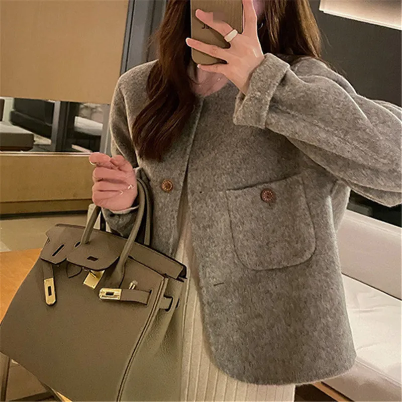 

2023 autumn new long-haired short double-sided cashmere coat for women's small design sense small fragrant wool coat