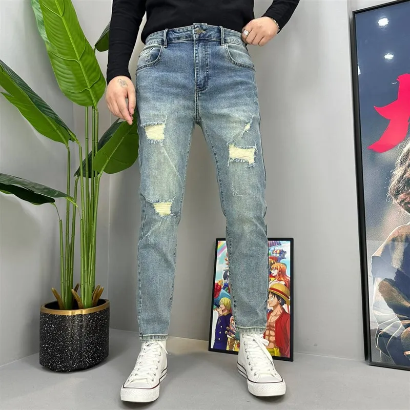 

Men's Fashionable Slim Fit Denim Jeans Spring Summer New Style Light Color Hole Personality Trendy Nine Point Pants Elastic