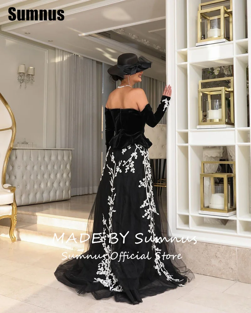 Sumnus Black A-Line Velour Prom Dresses Elegant Off Shoulder Evening Dress Floor Length Backless Applique Formal Gown Customized