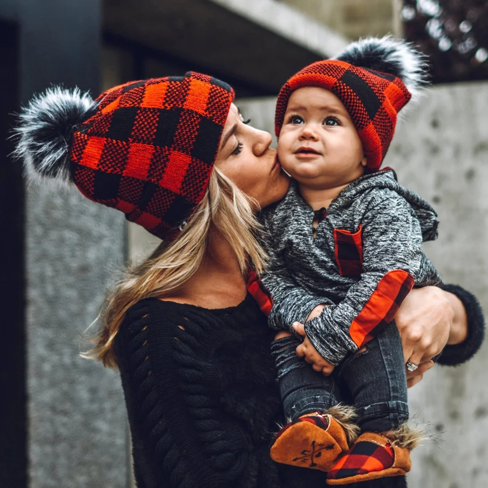 

1Pcs Knitted Hat for Adult One Size Fits Most Soft Warm Woolen Christmas Cap Lightweight Portable Fashion Winter Accessory