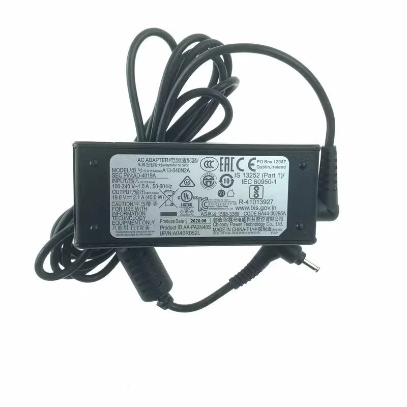 Genuine 19V 2.1A 40W AC Adapter Charger For Samsung NP900X3C NP900X4C NP900X3A NP900X3L 535U3C Laptop Power Supply PA-1400-24