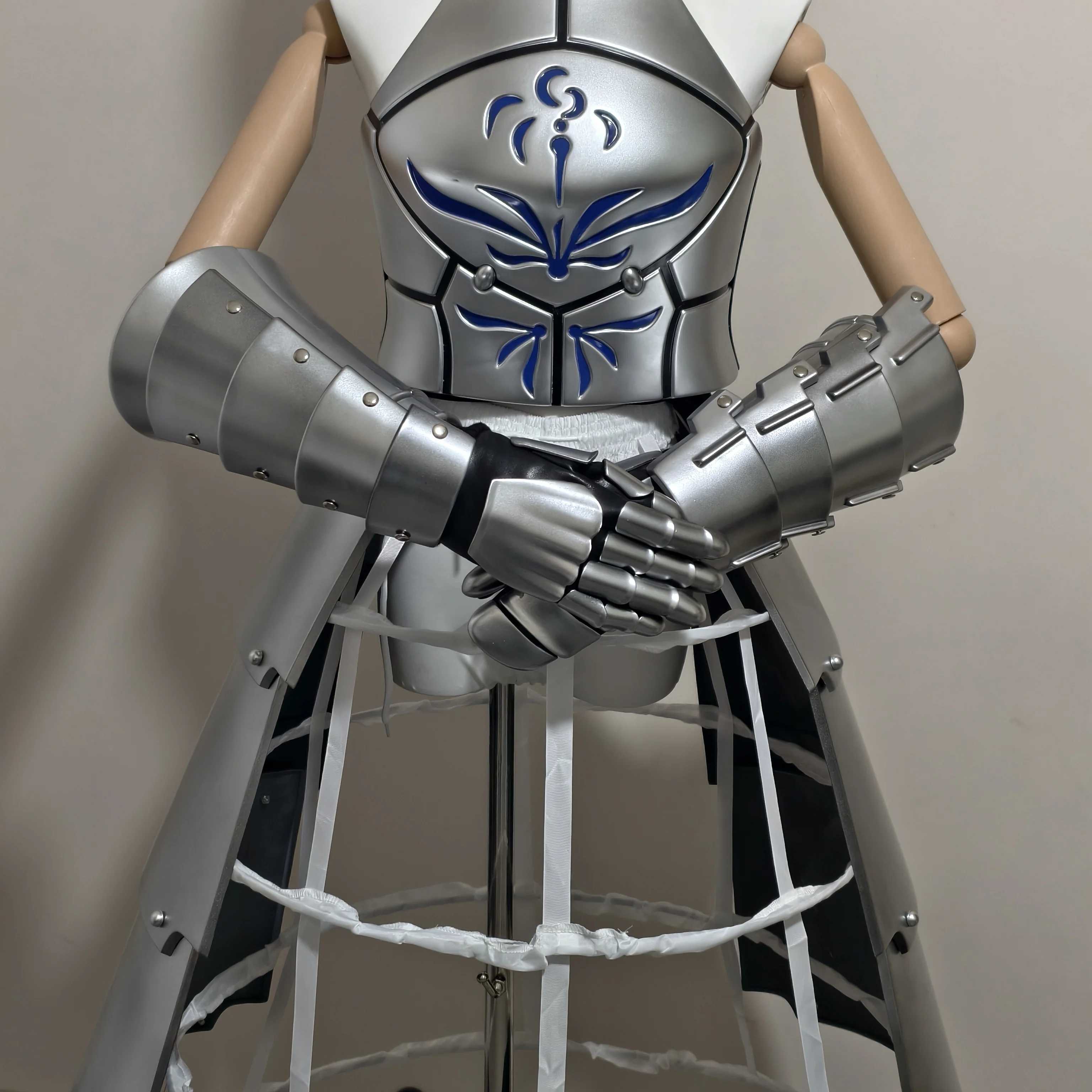 

Fate Grand Order Saber Altria Cosplay Armor Costume Pendragon Full Set