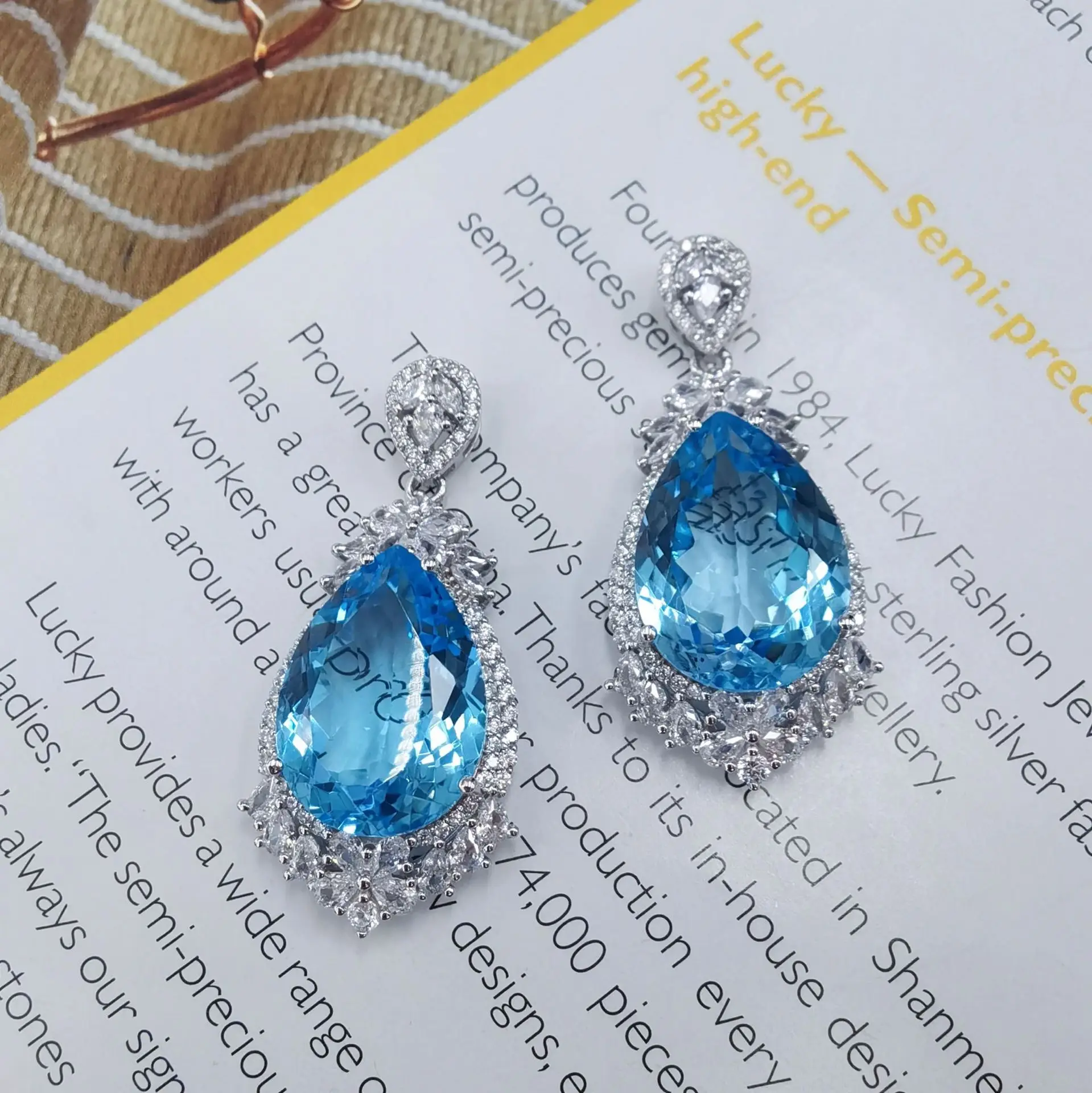 Natural Pear Cut Swiss Blue Topaz Pendant S925 Silver Inlaid Sparkling Zircon Pendant, Chain Not Included