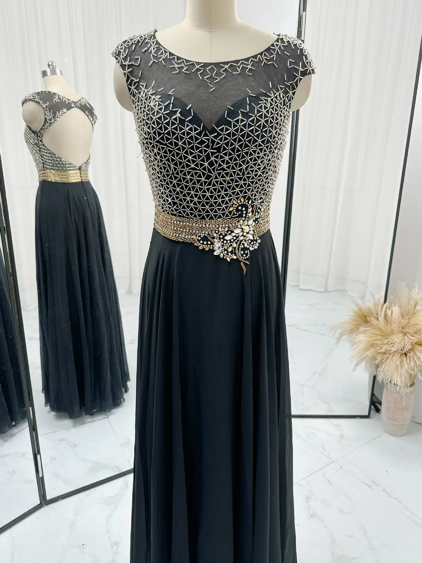 Black High -End Beaded Sleeveless Exposed Chiffon A Playing Evening Dress Skirt M1807