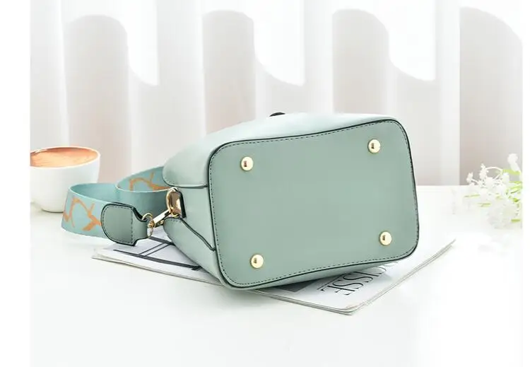 Bags for Women White Famous Brands Handbags 2023 Trend Designer Luxury Shoulder Bag Leather Crossbody Bucket Bolsas Femininas