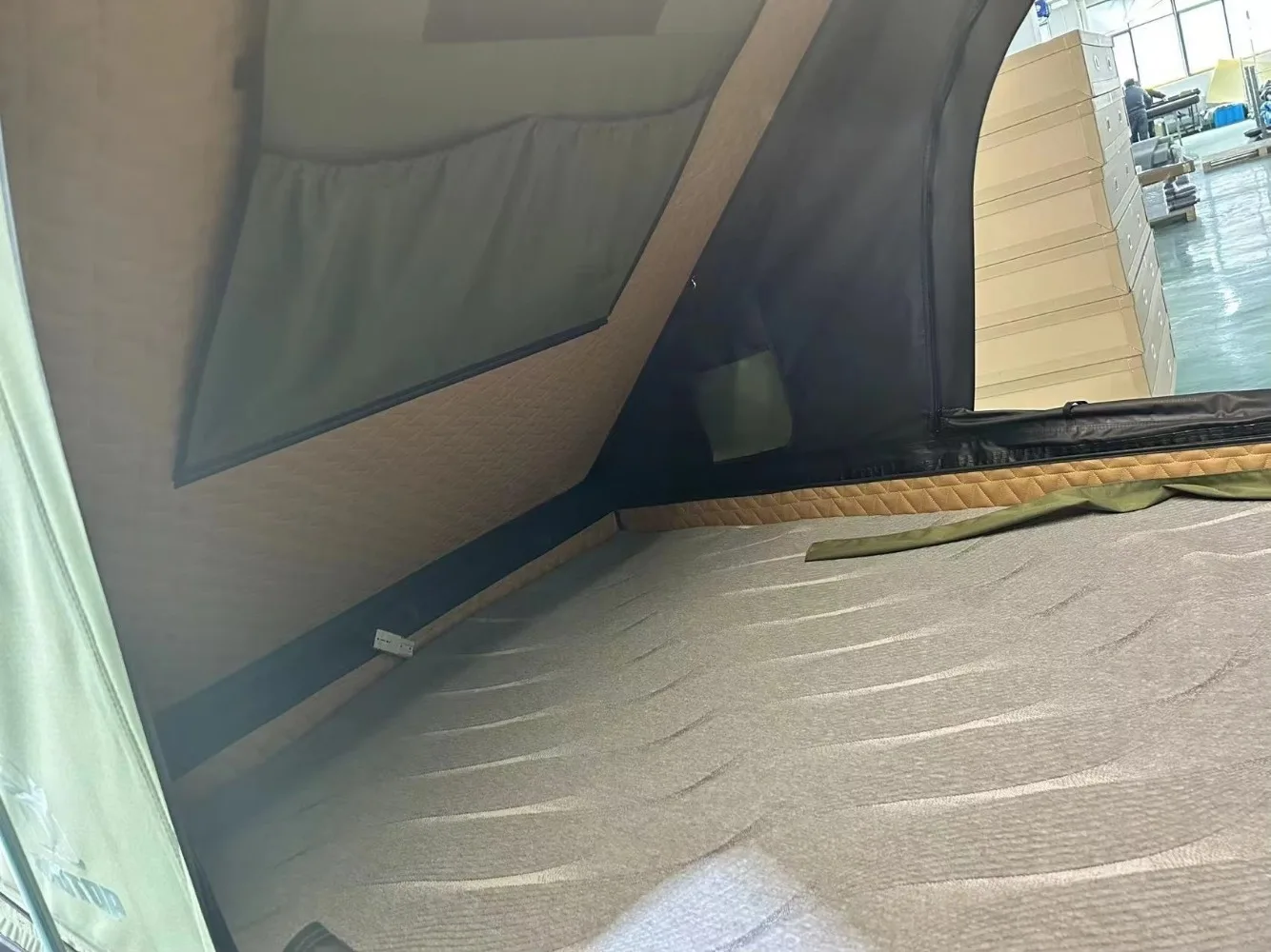 New Upgraded Rooftop Tent High Configuration Quality Triple Channels Floor Aluminum Roof Top Tent