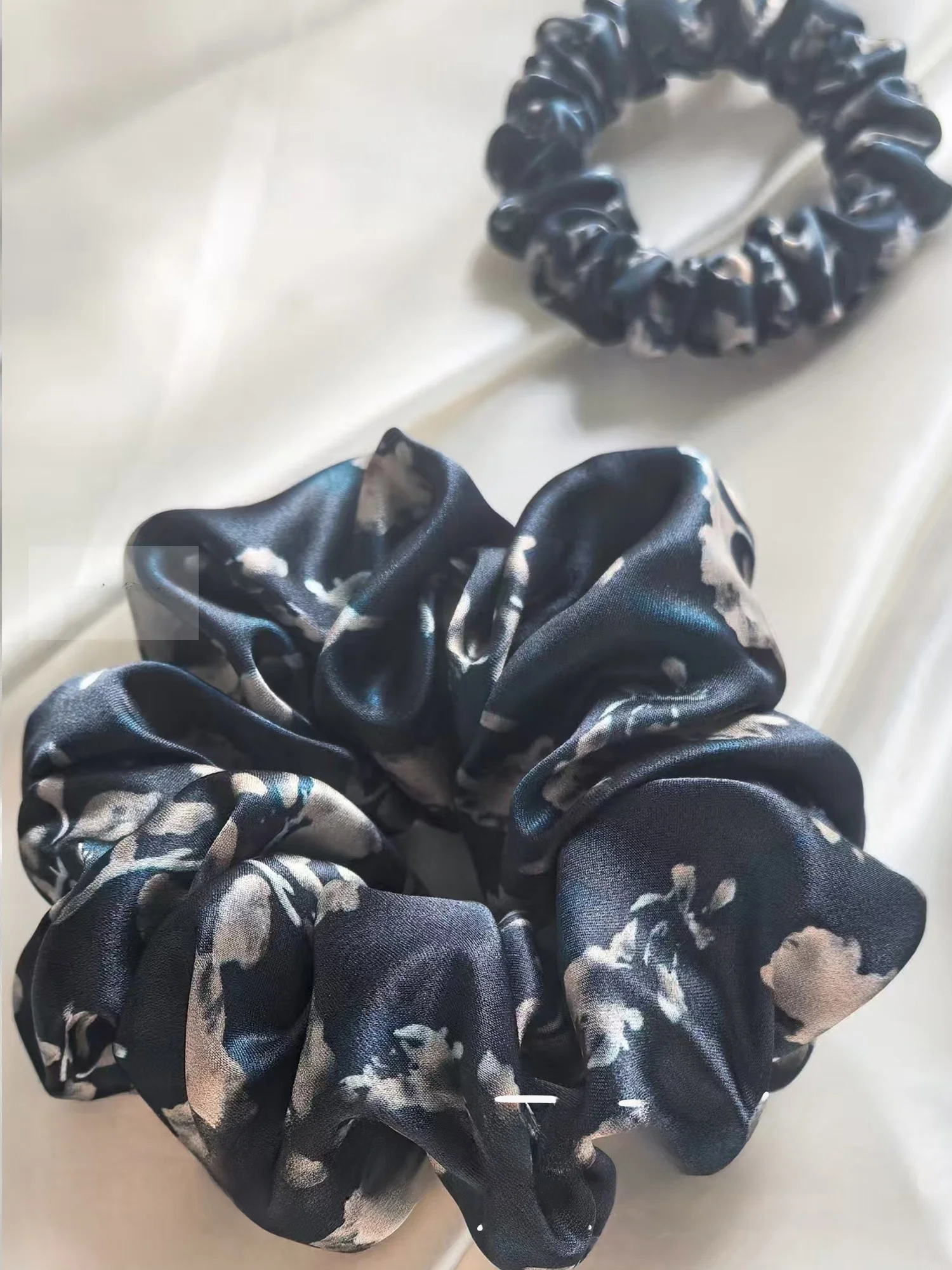 lacos-de-cabelo-de-seda-com-design-original-acessorios-de-cabelo-estampados-de-seda-suaves-no-cabelo-padrao-de-flor-cavalo-redondo-cabelo-ba