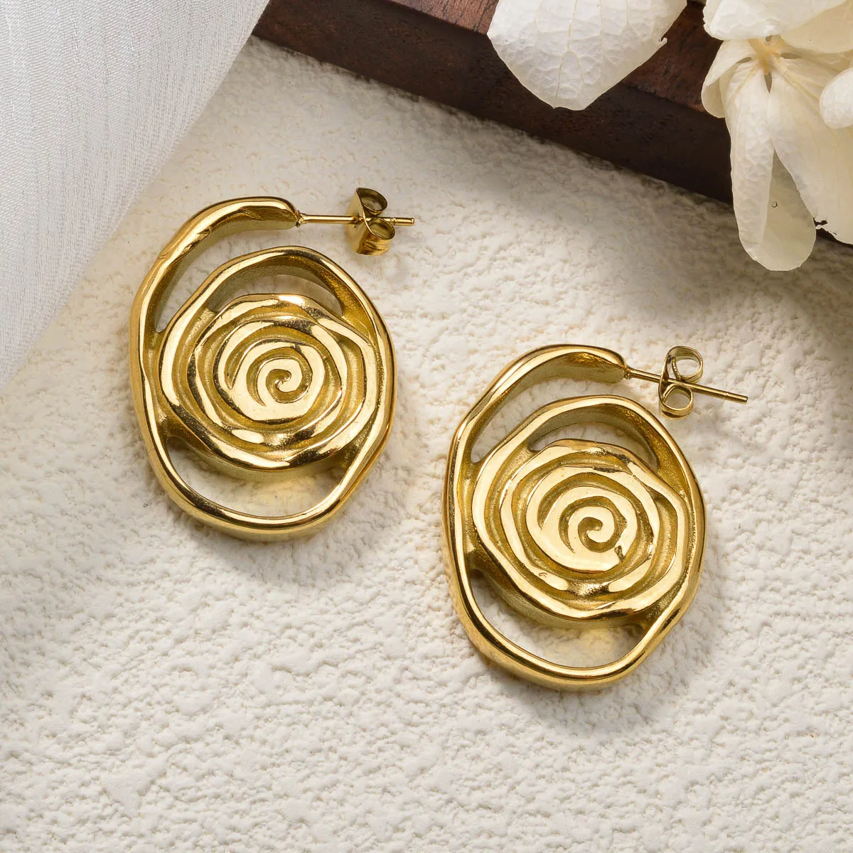 

Sunnice Personality Stainless Steel 18k Gold Plated Earrings Hollow Chunky Geometric Coil Creative Jewelry Gift Party