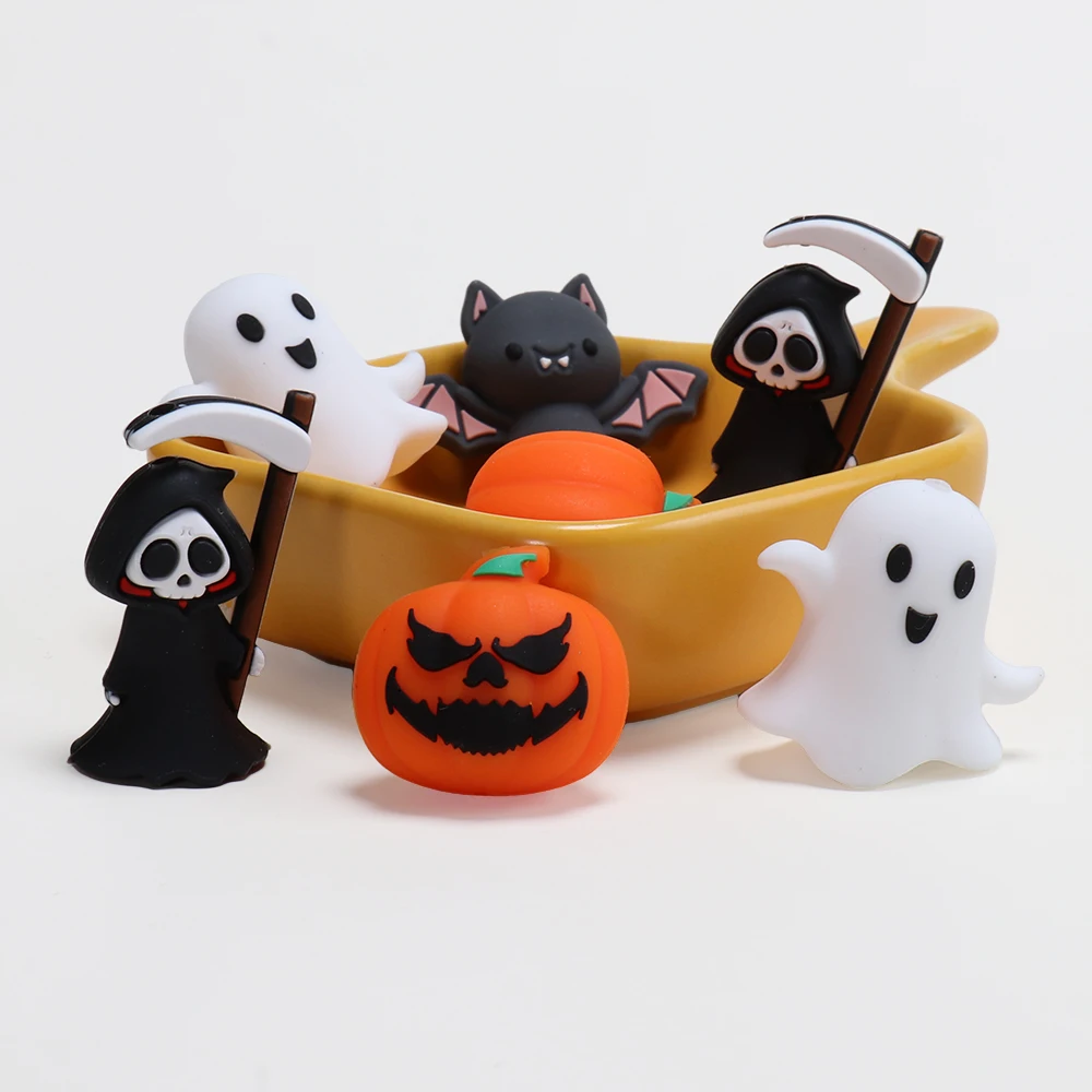 

8pcs 3D Silicone Focal Beads Creative Pumpkin Spook Bats Halloween Silicone Beads DIY Pen Keychains Bracelet Necklace Bag Charms