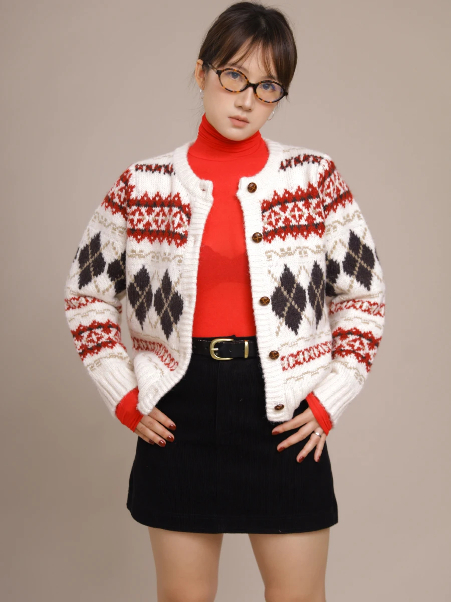 

Ohmyloli Свитер в скандинавском ретро-стиле, вязаный, на пуговицах, с длинными рукавами, утепленный, осенне-зимний, открытый кардиган с цветочной вышивкой, для повседневной носки