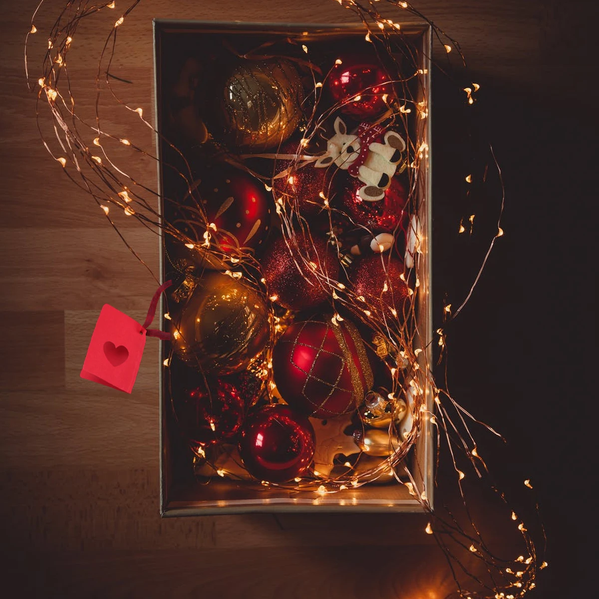 50pcs Heart Rope Hollow Hollow Heart Shape Design for Tag With Red Rope Wedding Birthday Clothing Gift Tag Labels Bookmarks