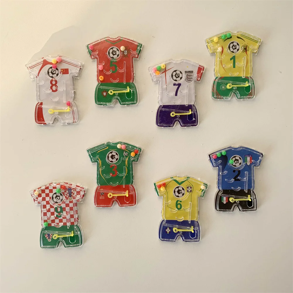 10 pezzi di giocattoli per feste sportive a tema calcio Set fischietto da calcio Mazz Tattoo for Kids Birthday Party Favors Goodie Bag Pinata Filler