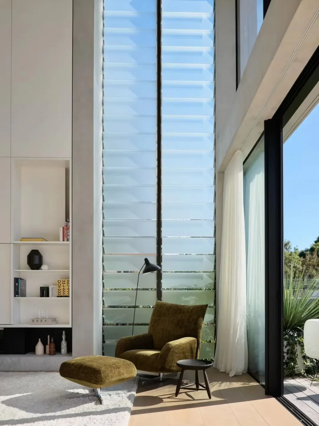 ออกแบบตกแต่งภายในสไตล์ร่วมสมัยแบบมินิมอล ภาพเรนเดอร์ 3 มิติ แบบก่อสร้าง วางแผนพื้นที่ ร่างแบบ บ้านวิลล่า ลอฟท์ บ้านหลังเต็ม