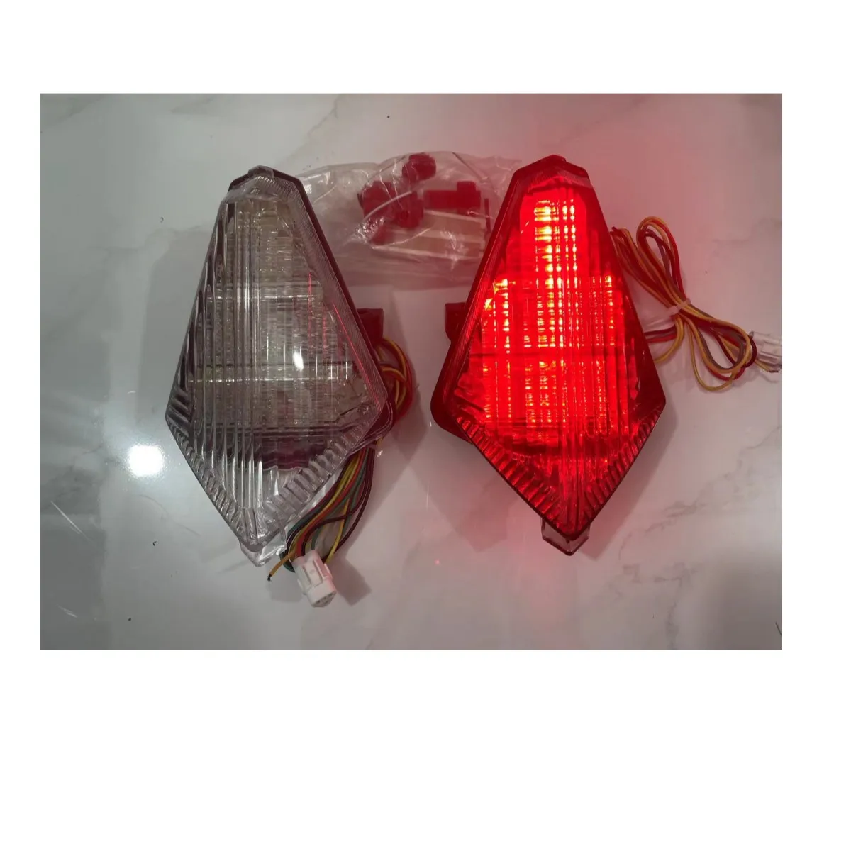 

Motorcycle LED Integrated Rear Lamp For YAMAHA R1 2007-2008 TMAX S30 2012-2014 12v Tail Brake Sport Lamp Turn Signals Taillights