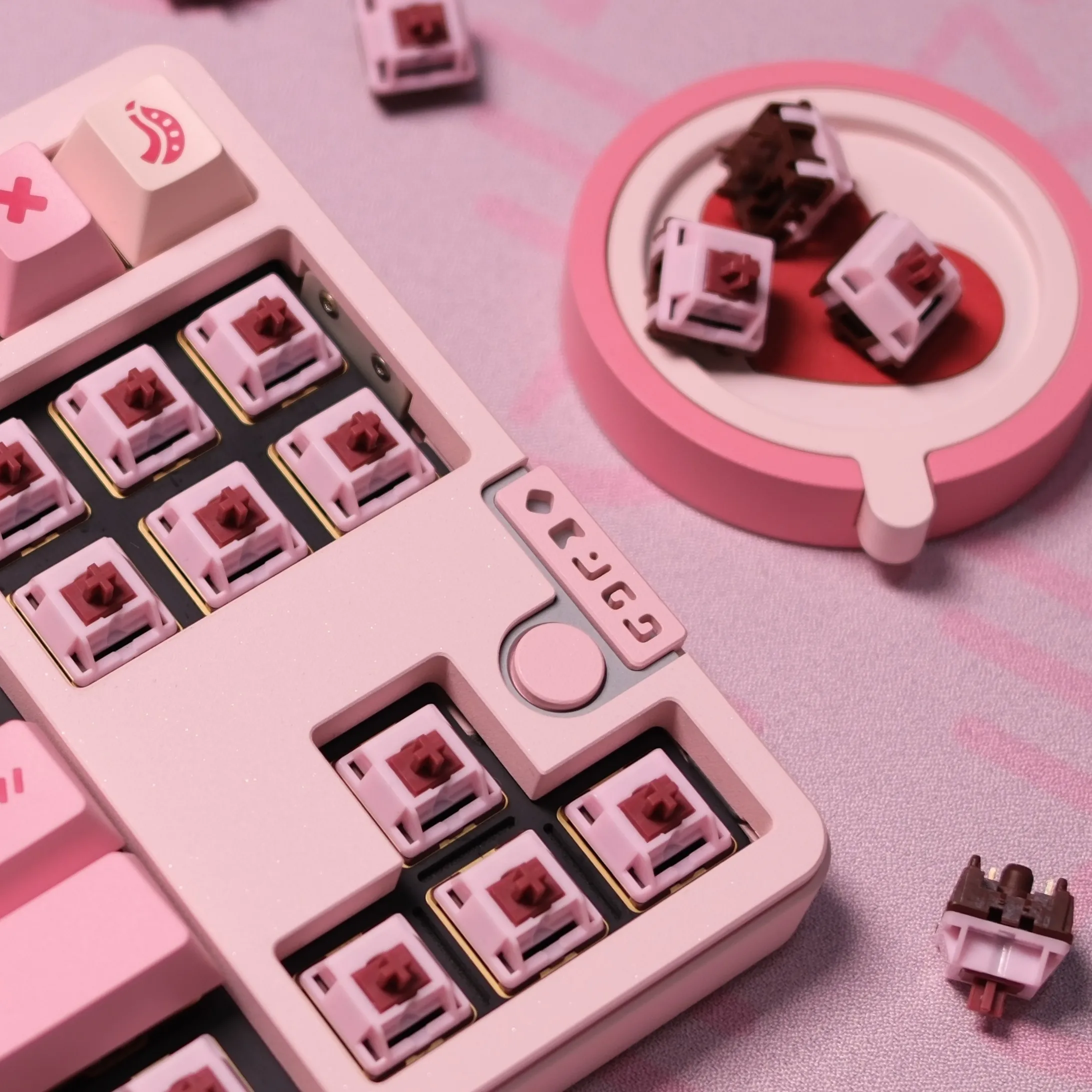 

Механические переключатели Bad Sweetheart Switch Linear, предварительно смазанные, 5-контактные, HotSwap, с ножкой T5, HMX, для механических клавиатур.