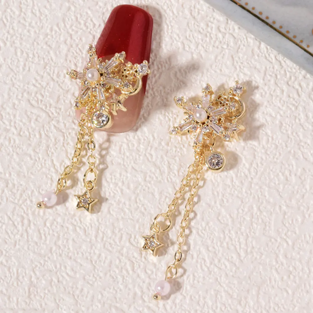 

Набор из 4 штук: блестящие украшения для ногтей в виде снежинок из сплава, для акриловых ногтей, маникюрные аксессуары, стразы