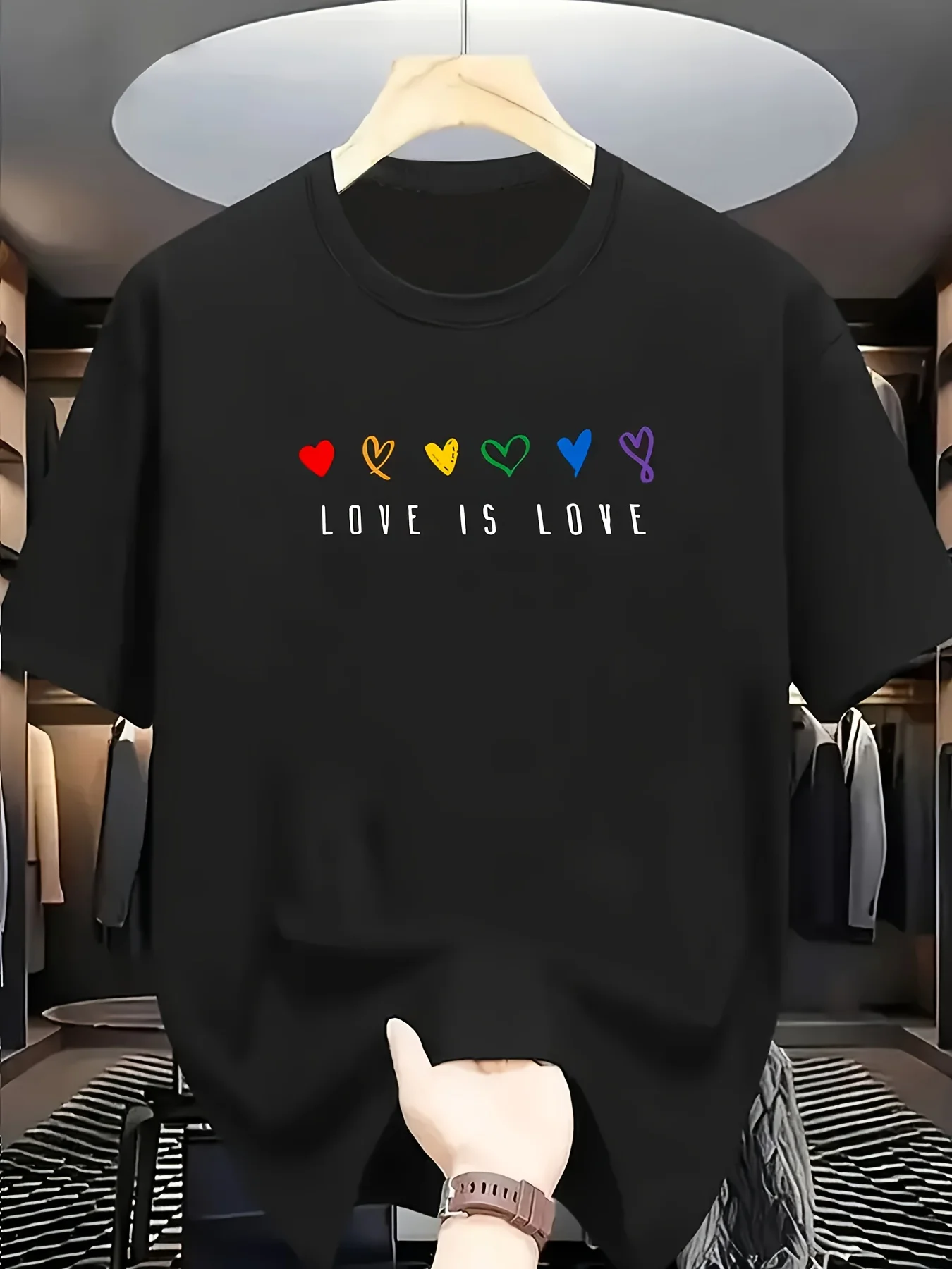 T-shirt d'été à manches courtes pour hommes, col rond, aux couleurs vives et aux multiples motifs de cœurs. Lavable en machine Pe