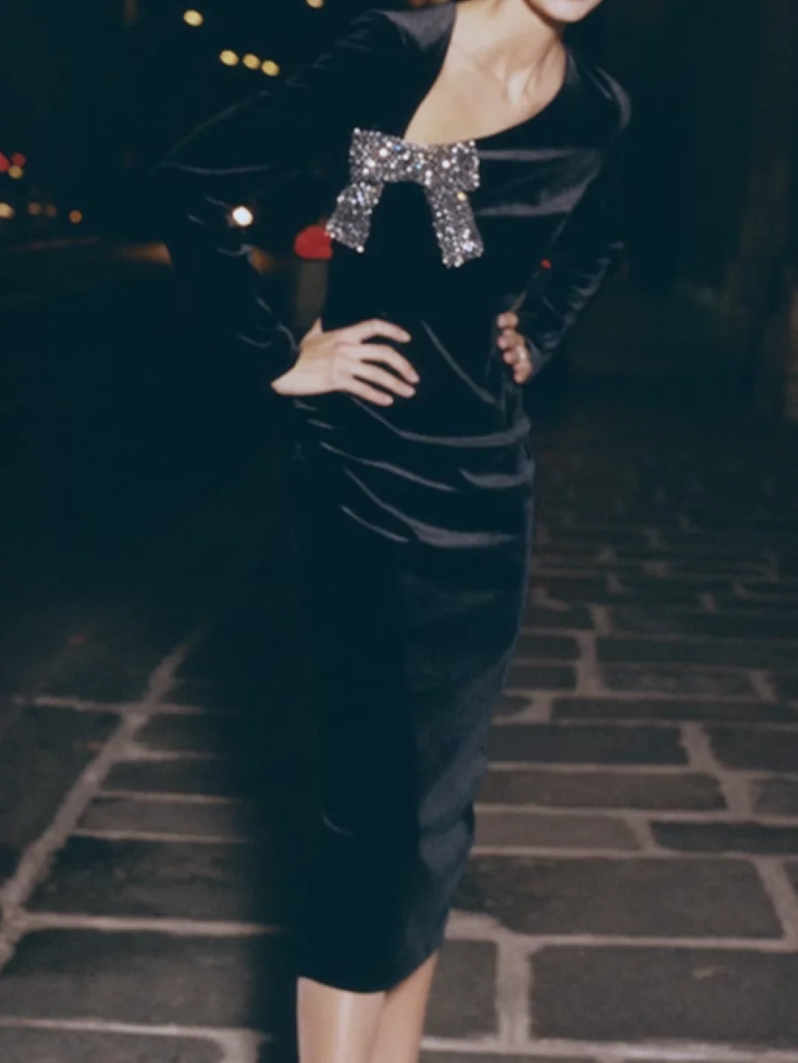

Bow Diamond Decoration Women's Velvet Robe Diagonal Collar Long Sleeve Vintage Ladies Midi Dress