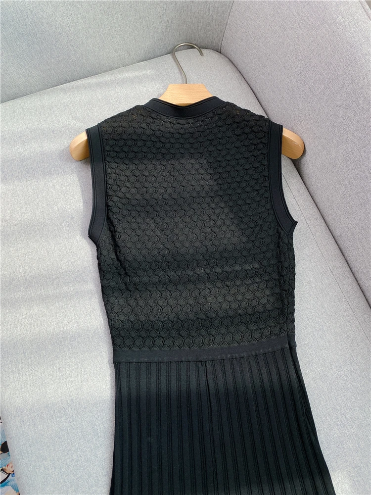 2024 New French hollowed out slimming long sleeveless black women\'s knitted dress