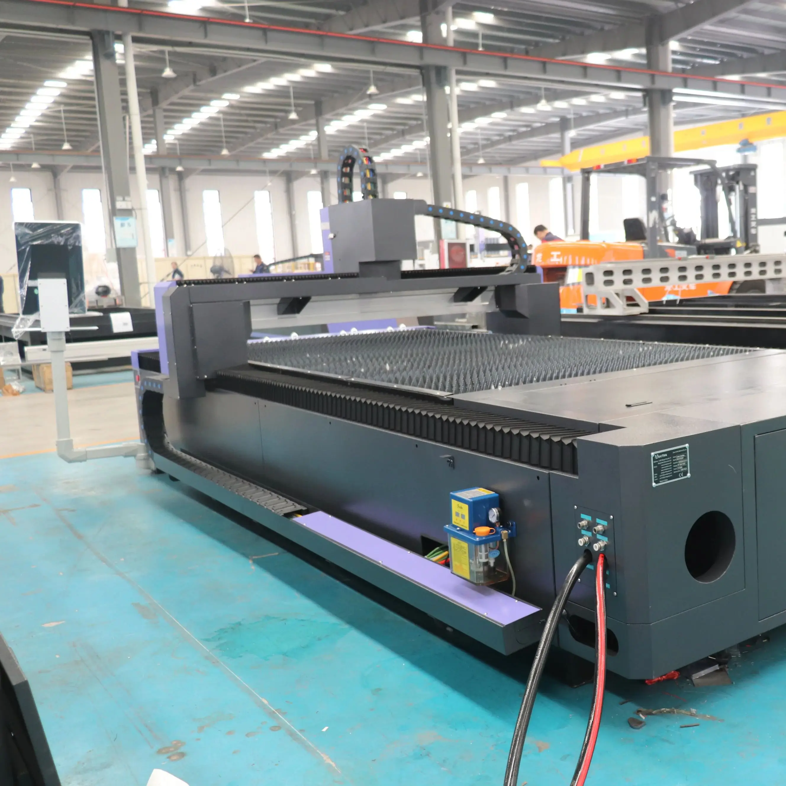 Mesin Pemotong Laser Serat CNC Kuningan Aluminium Baja Tahan Karat 1500W 2000W 3000W Max Raycus Au3tech