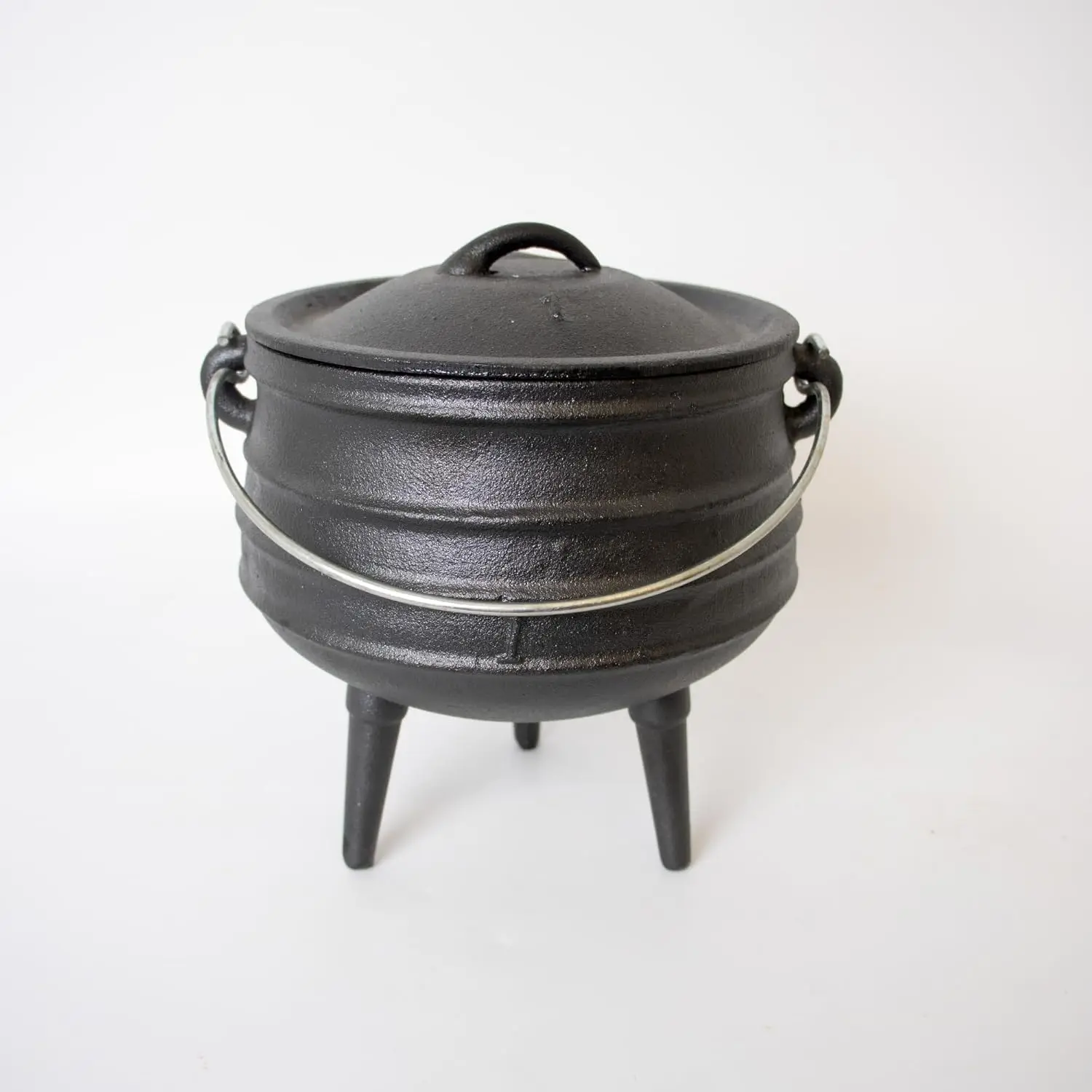 

Чайник для приготовления костра — чугунная голландская духовка Potje с 3 ножками и крышкой, 8 дюймов, 3 литра