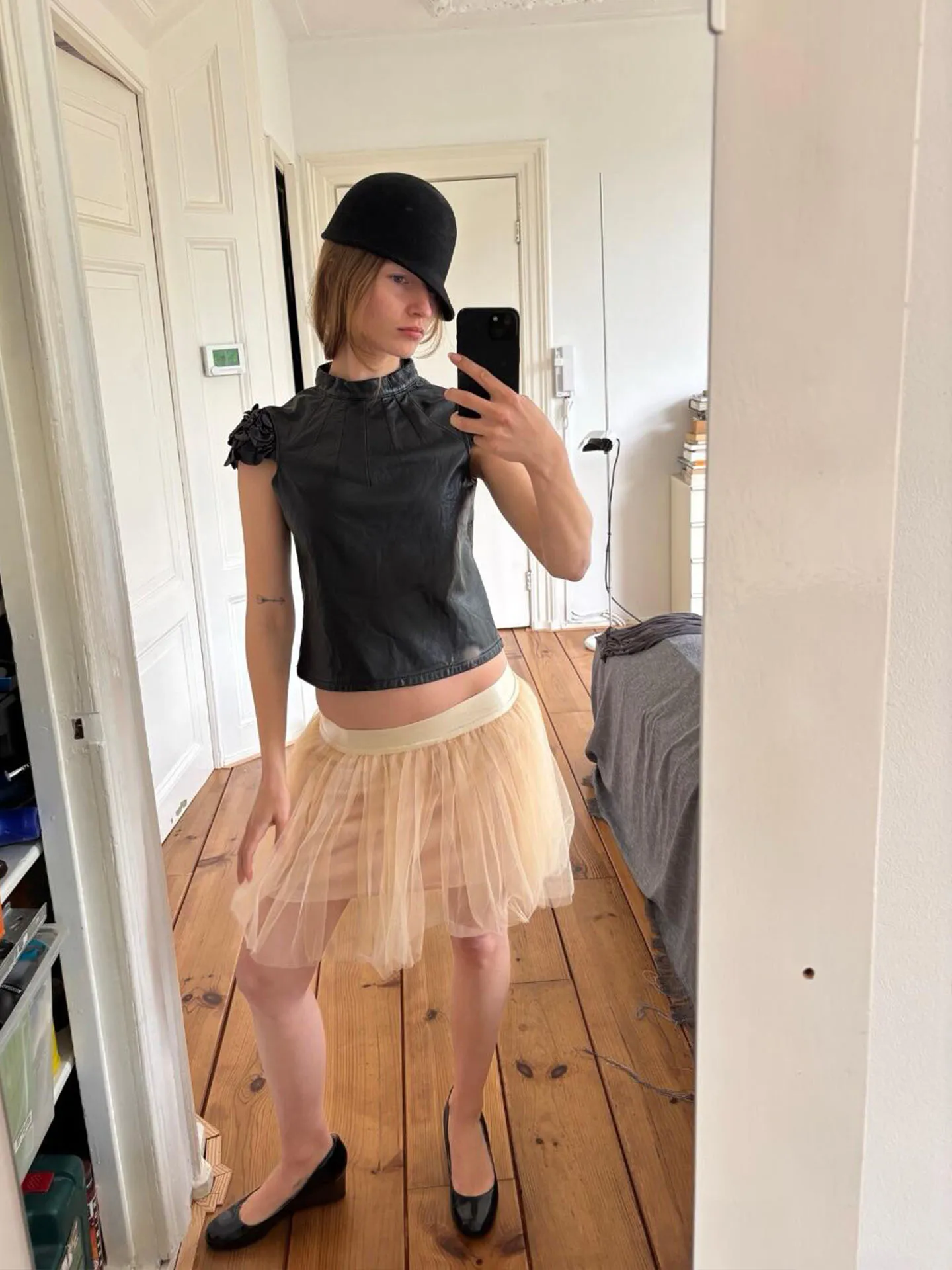 Niihai Champagne-colored strapless crop top, tulle mini skirt, mint green mesh ballet skirt