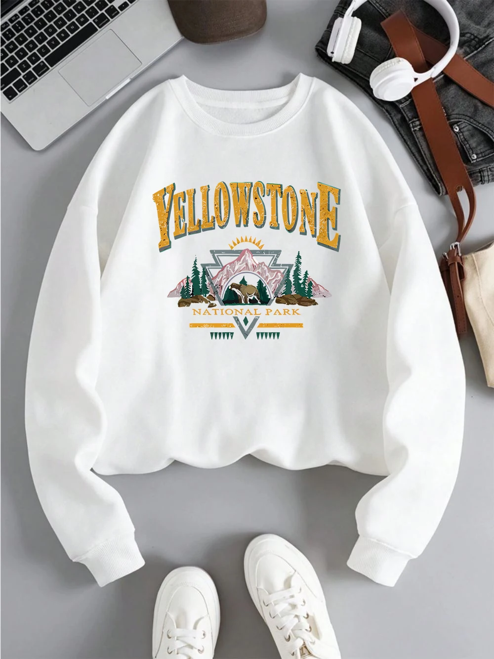 Trend Woman Sweatshirt Yellow Stone National Park Printing Pullover Crewneck Soft Breathable Hoodie Cartoons Female Streetwear