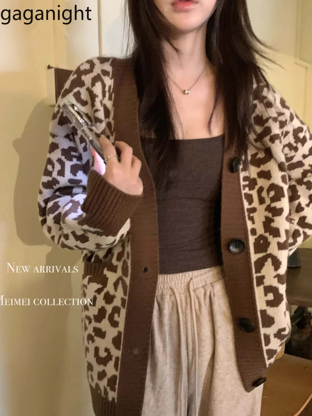 Gaganight Women V neck Retro Lazy Style Long Sleeved Leopard Print Knitted Cardigan 2024 Autumn Loose Coffee Color Versatile Top