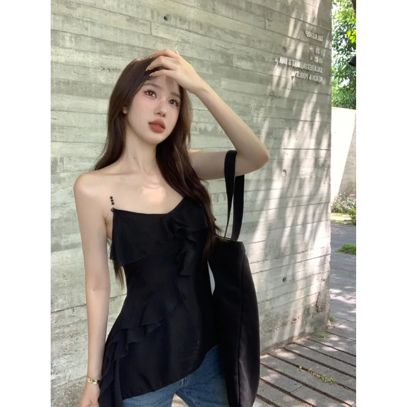 

Strap Vest For Women In Summer, With a Niche Design And a Waist Cinched, Backless, Irregular Top For Outdoor Wear