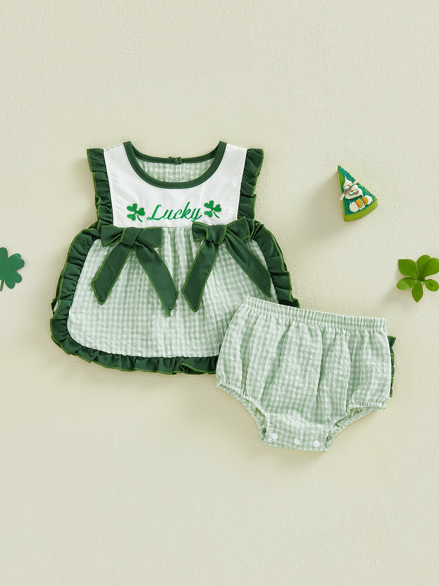 

Очаровательный комплект клетчатого платья ко Дню Святого Патрика для маленьких девочек с вышивкой трилистника и рюшами — наряд из двух предметов