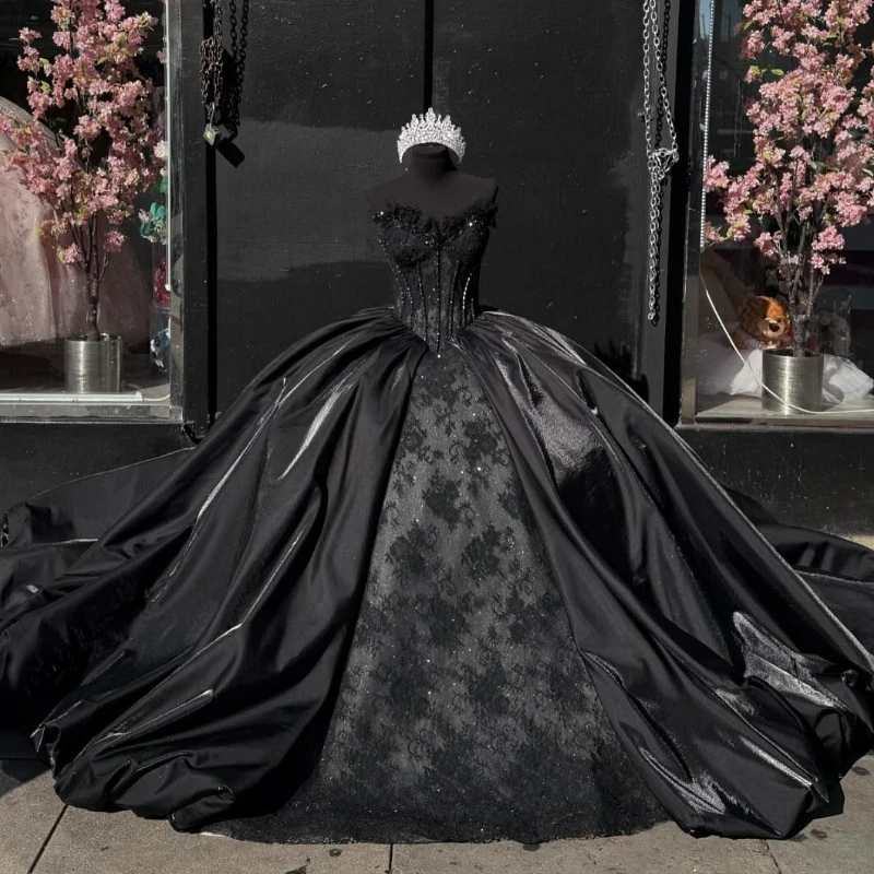 

Luxury Black Quinceanera Dresses Crystals Beading Applique Lace Vestidos De 15 Anos Birthday Party Prom Gown Corset Sweet 16