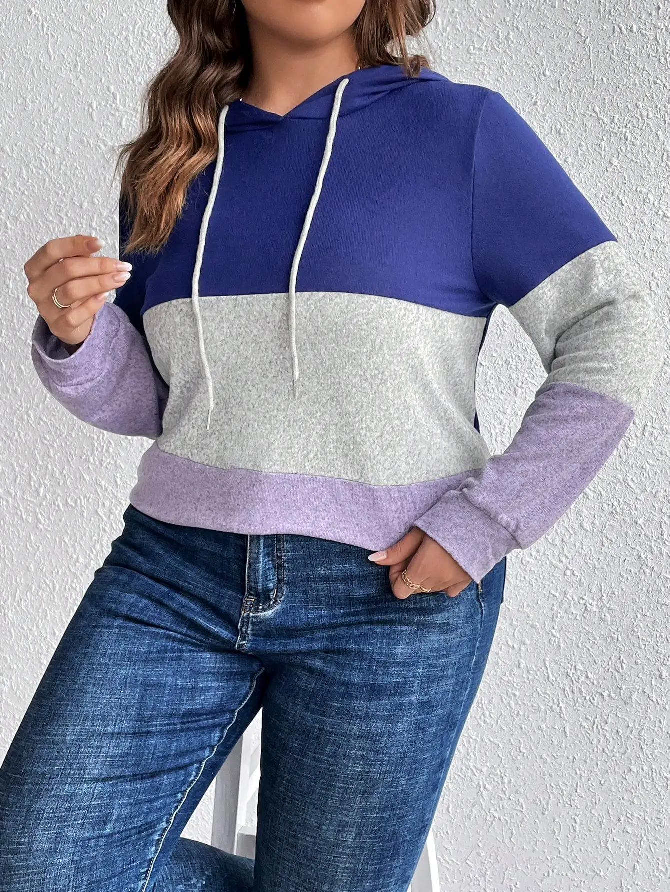 

Fashionable and Loose Plus Size Sweatshirt Versatile Pullover Three-color Stitching Contrast Slim Hooded Rope Sweatshirt Women