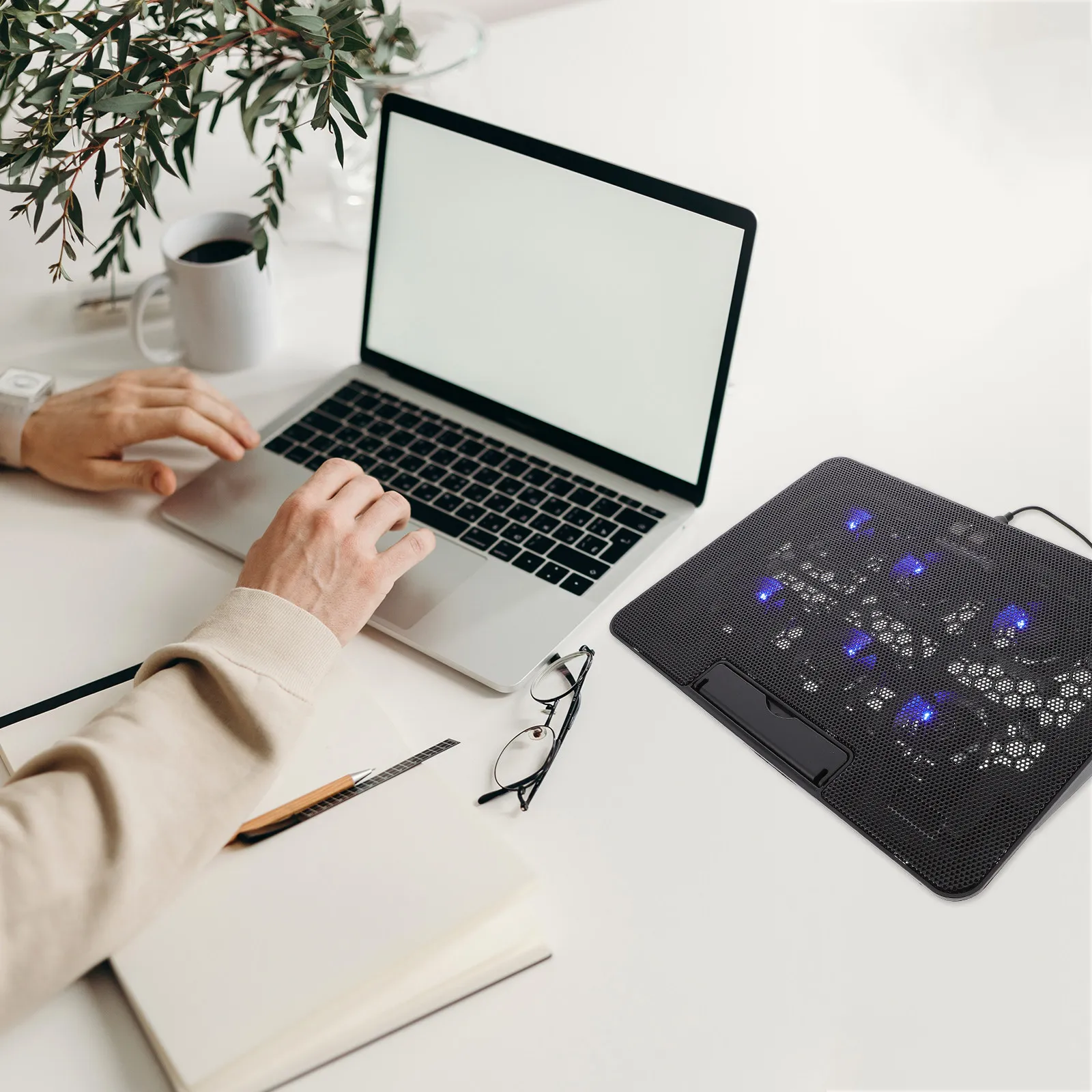 

Подставка-охладитель для ноутбука с 6 бесшумными вентиляторами, регулируемая по высоте, с питанием от USB, охлаждающая подставка для игр, работы, путешествий, легкая, тонкая, пластиковая