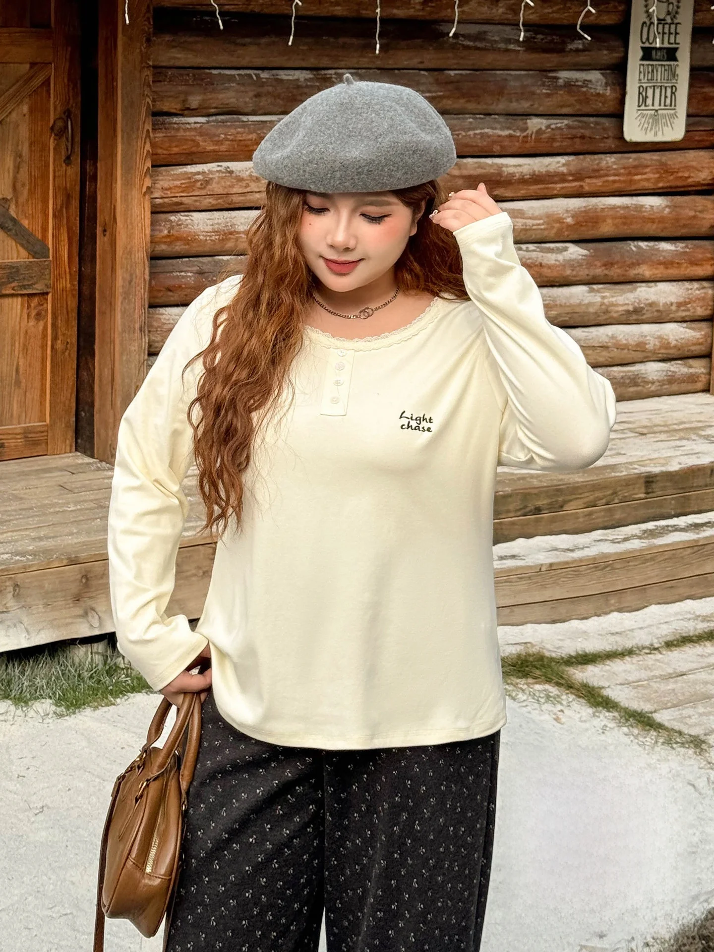 

Large Size Women's Long Sve T-irt Embroidered Lace Patchwork Button Design Casual Loose Fit Spring Cotton Blend Top