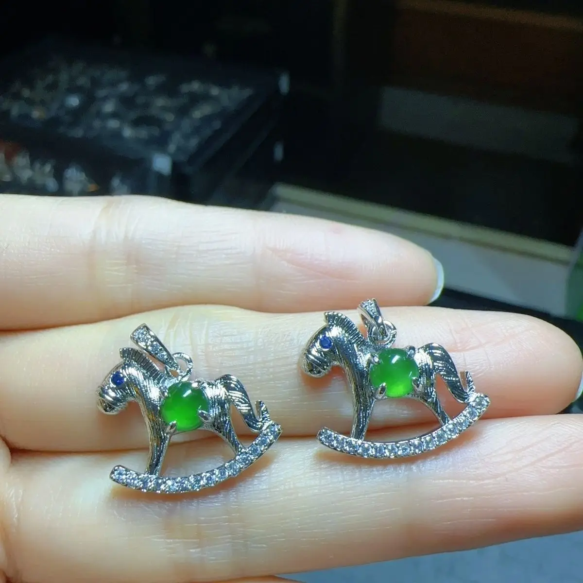 Natural A jadeite ice green egg surface pony pendant (choose one of the best in diversity)