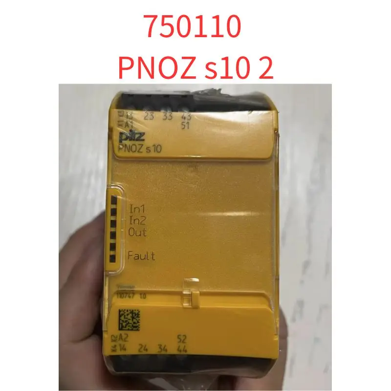 

Brand new 750110 Safety relay PNOZ s10 2