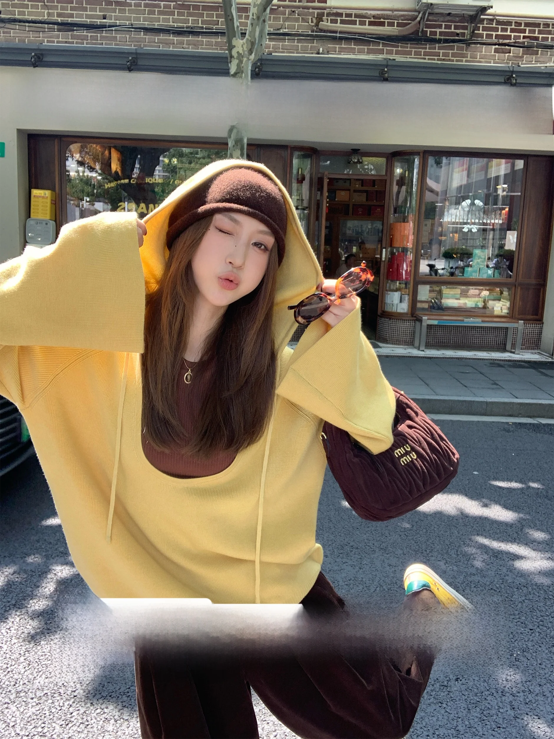 

Loose Knitted Sweater Set with Contrast Color Hooded Women's Casual Wear Spring 2026 Batwing Sve V-Ne Long Sve Top