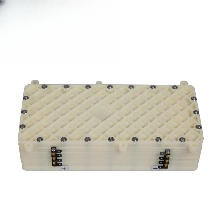 8-plate, 7-slot SPE water electrolyzer for hydrogen generators