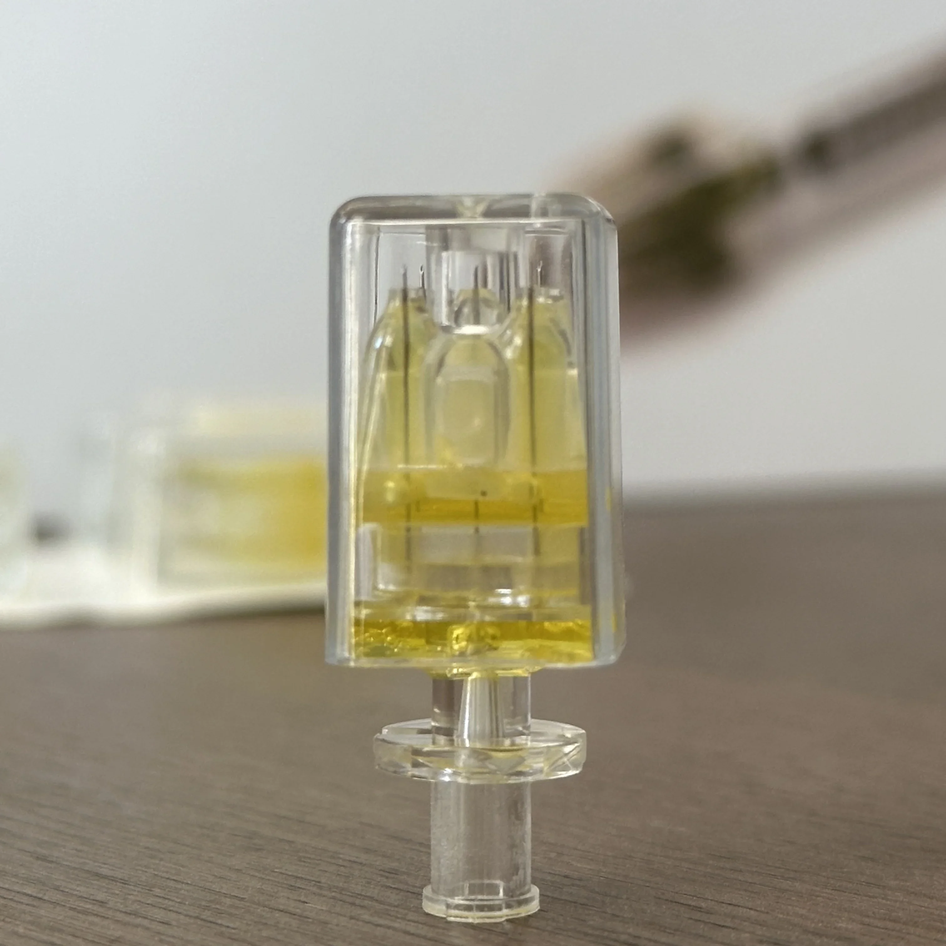 

Korean Crystal 5pin Syringe Connector