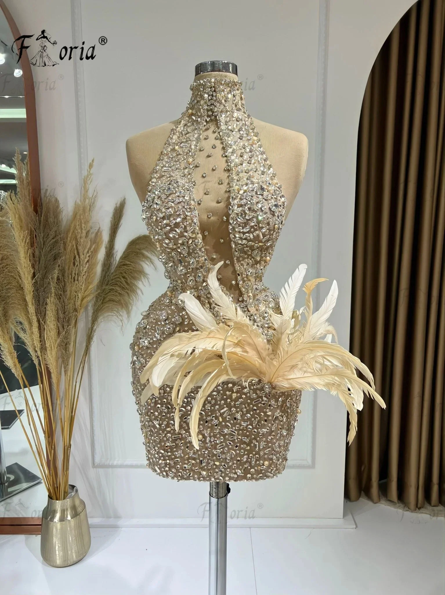 

Couture Champagne Heavy Beads Short Cocktail Dress Feathers Crystals Prom Dresses Sexy Mini Homecoming Graduation Party Gowns