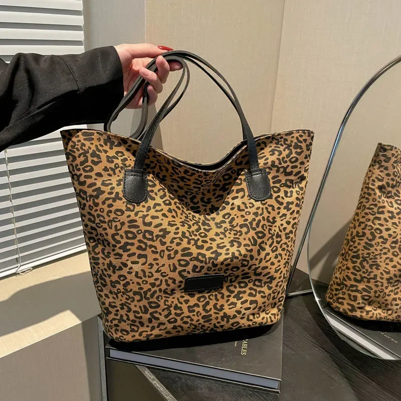 Temperament shoulder messenger bag solid color leopard print texture tote bag