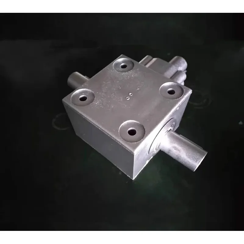 Customized T-type Three-outlet Shaft 2.5 Die 16 Teeth 90 Reversing Small Right Angle Steering Gearbox